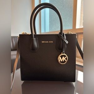 Michael Kors Mercer - Size Medium - Pebble Leather Black